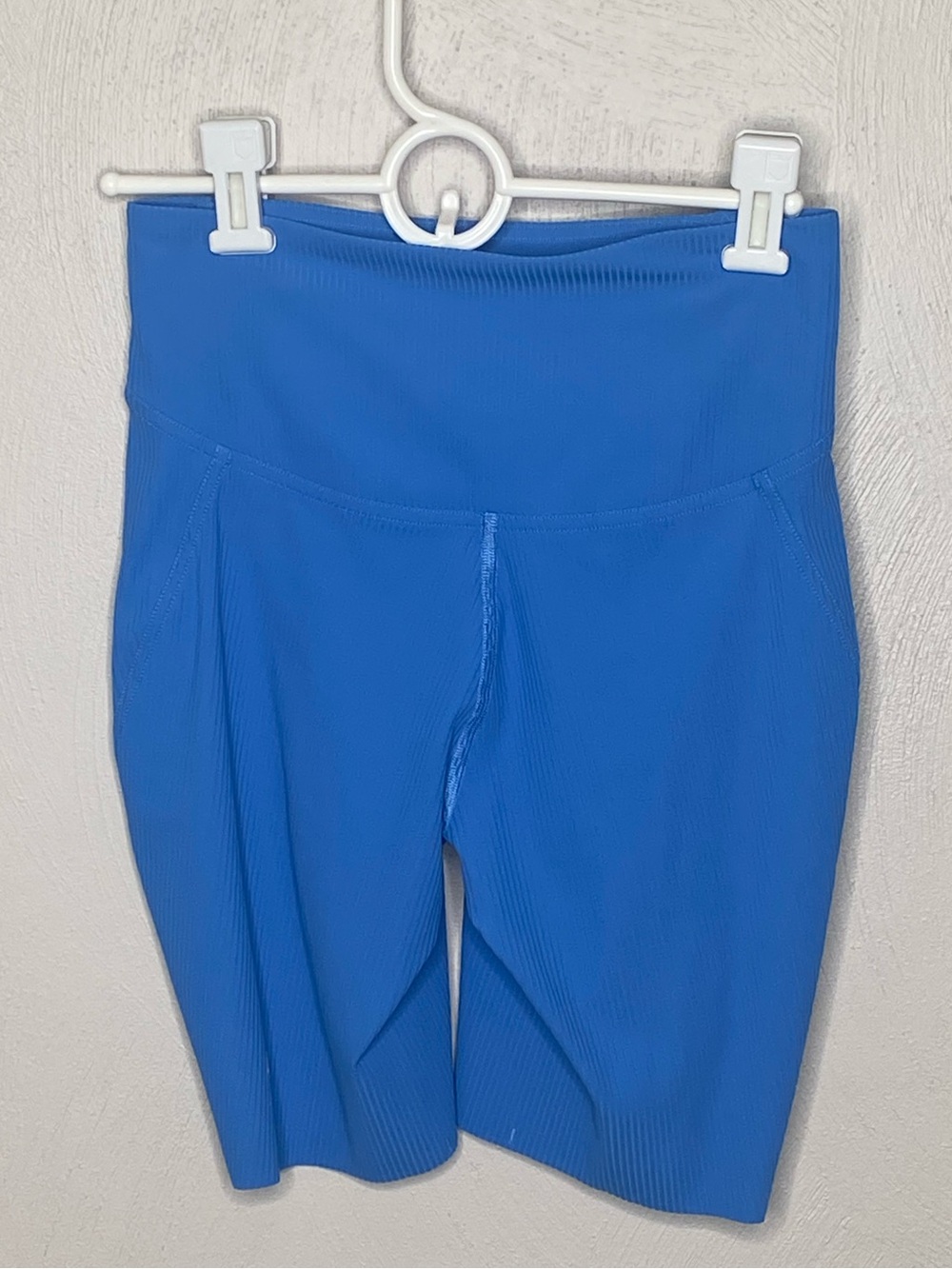 LULULEMON Size 4 Base Pace High Rise Blue Ribbed Bike Shorts - Picture 2 of 12
